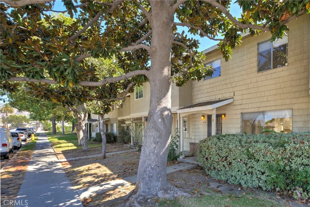 Condo at 410 N Cerritos, Azusa — photo 2 of 12