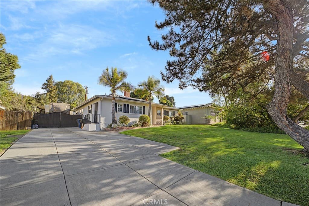 Home at 621 E Cypress Avenue, Glendora — photo 3 of 12