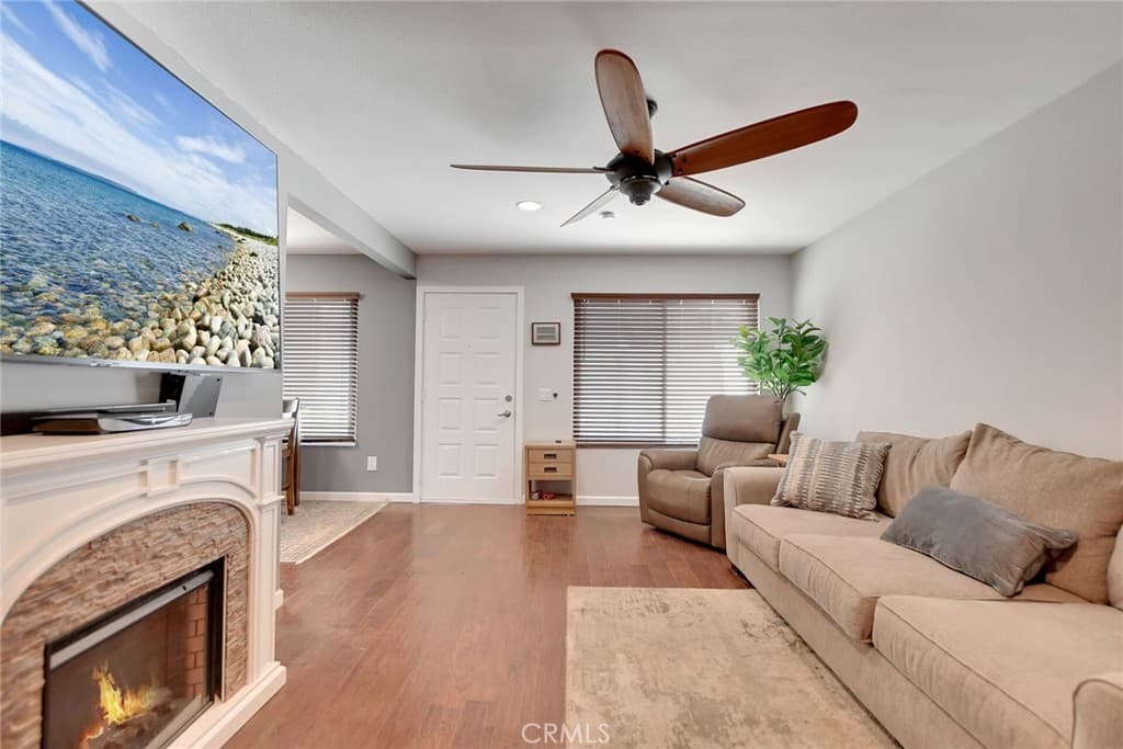 Townhouse at 878 W 13th, Azusa — photo 11 of 12