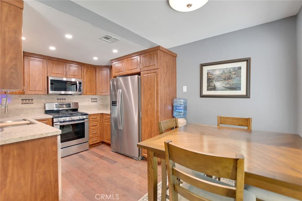 Townhouse at 878 W 13th, Azusa — photo 3 of 12