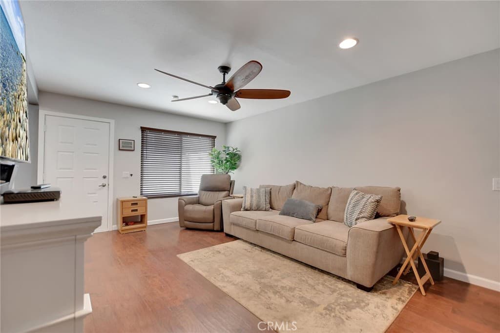 Townhouse at 878 W 13th, Azusa — photo 10 of 12