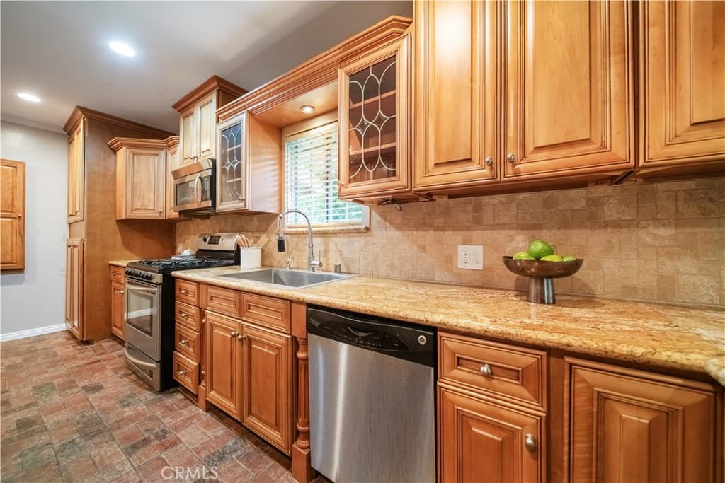 Home at 1151 E Comstock Avenue, Glendora — photo 11 of 12