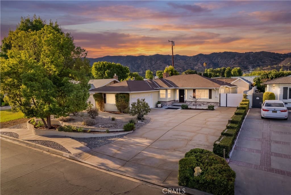 Home at 1151 E Comstock Avenue, Glendora — photo 3 of 12