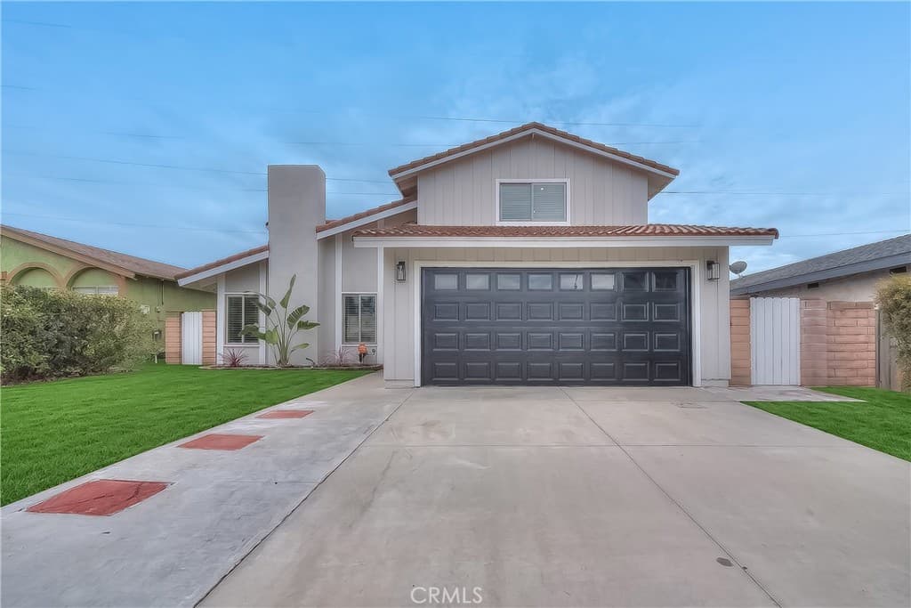 Home at 286 W Renwick, Azusa — photo 1 of 12
