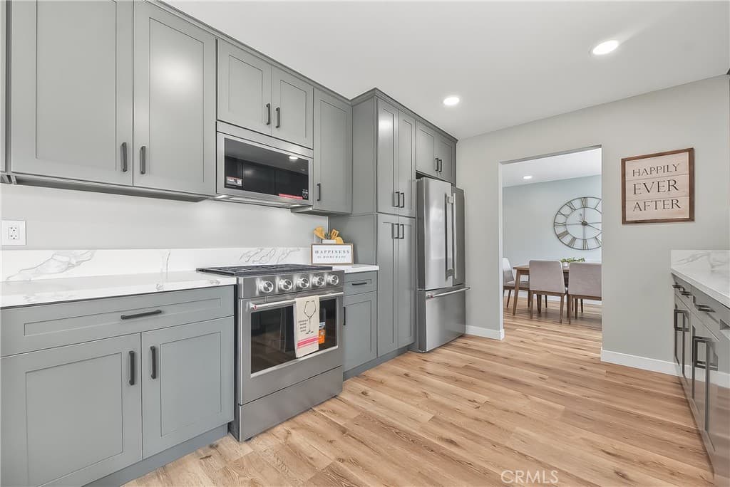 Home at 286 W Renwick, Azusa — photo 10 of 12