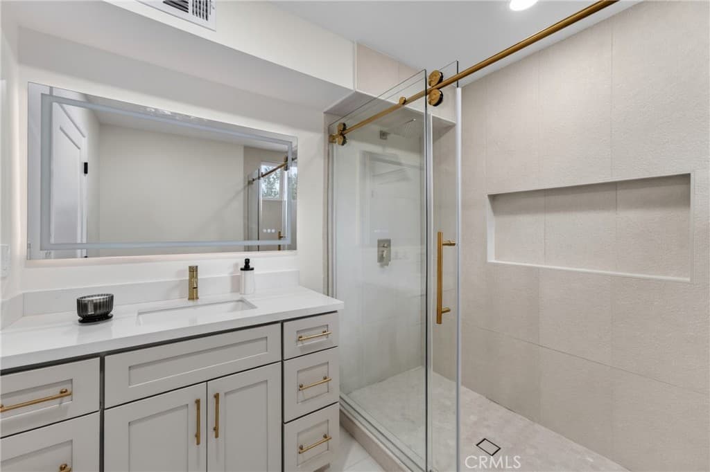 Home at 751 N Grand, Glendora — photo 12 of 12