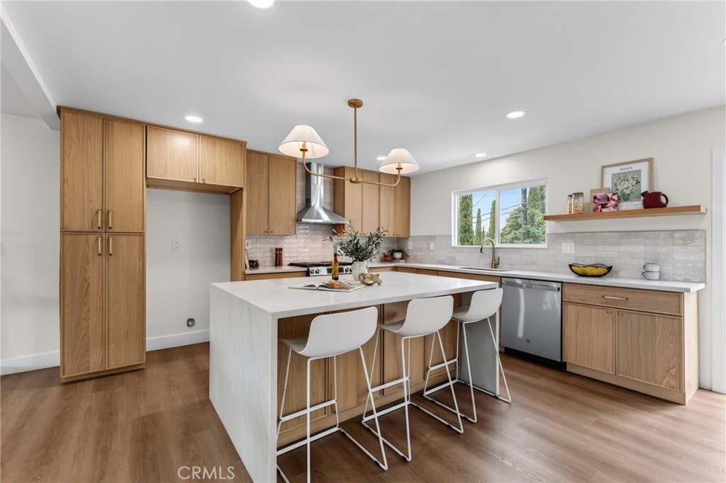 Home at 751 N Grand, Glendora — photo 3 of 12