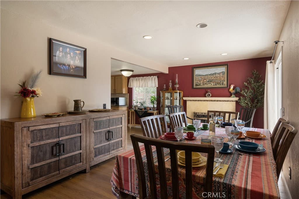 Home at 403 N Shaftesbury, San Dimas — photo 11 of 12
