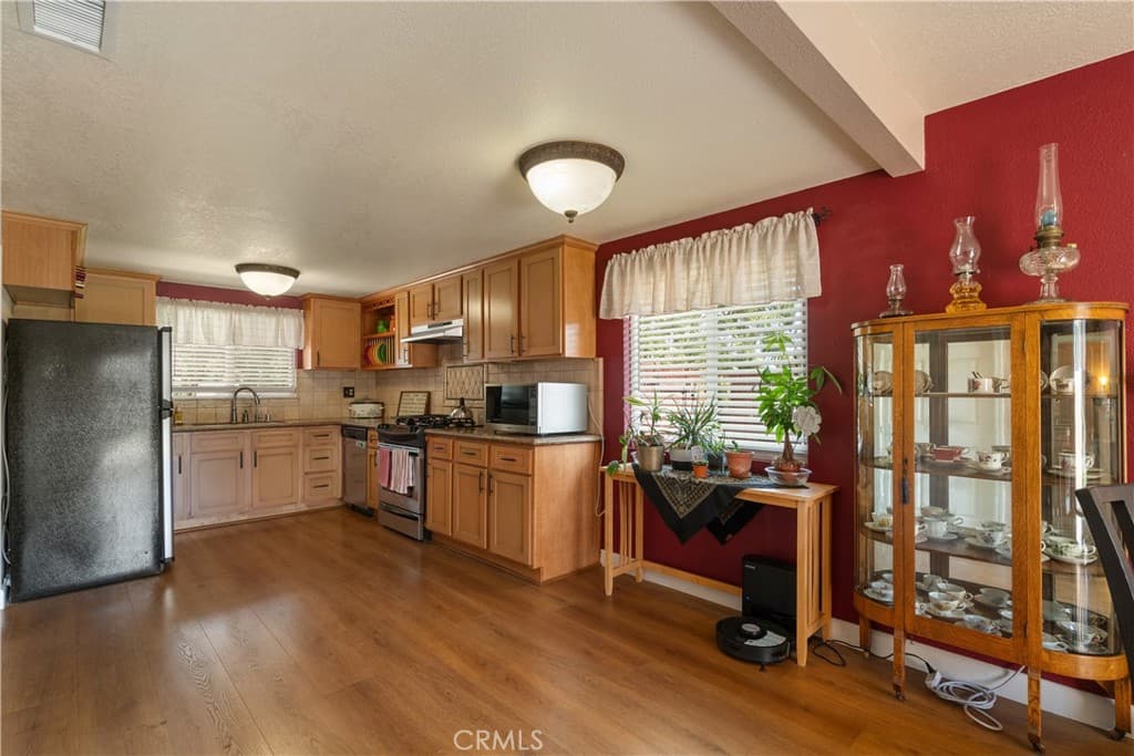Home at 403 N Shaftesbury, San Dimas — photo 12 of 12