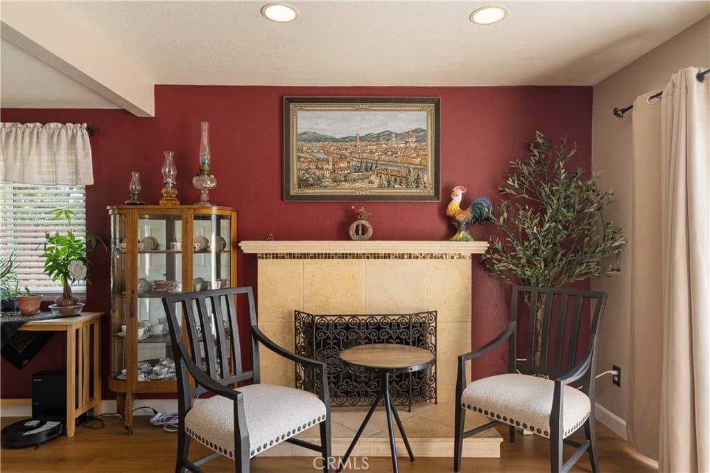 Home at 403 N Shaftesbury, San Dimas — photo 10 of 12