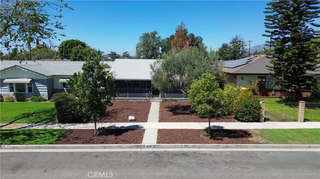 Home at 939 N Orange, Azusa — photo 2 of 12