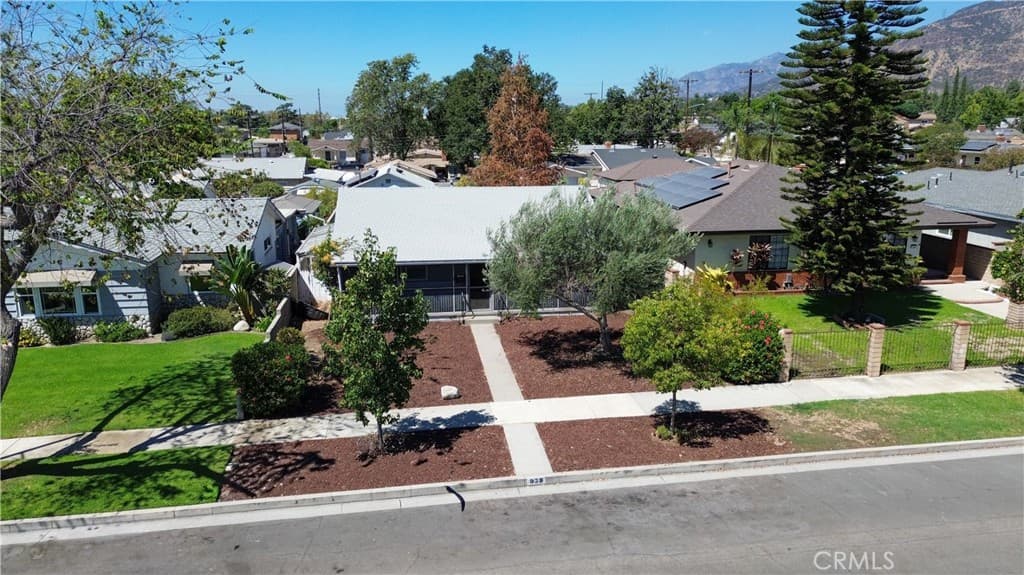 Home at 939 N Orange, Azusa — photo 4 of 12