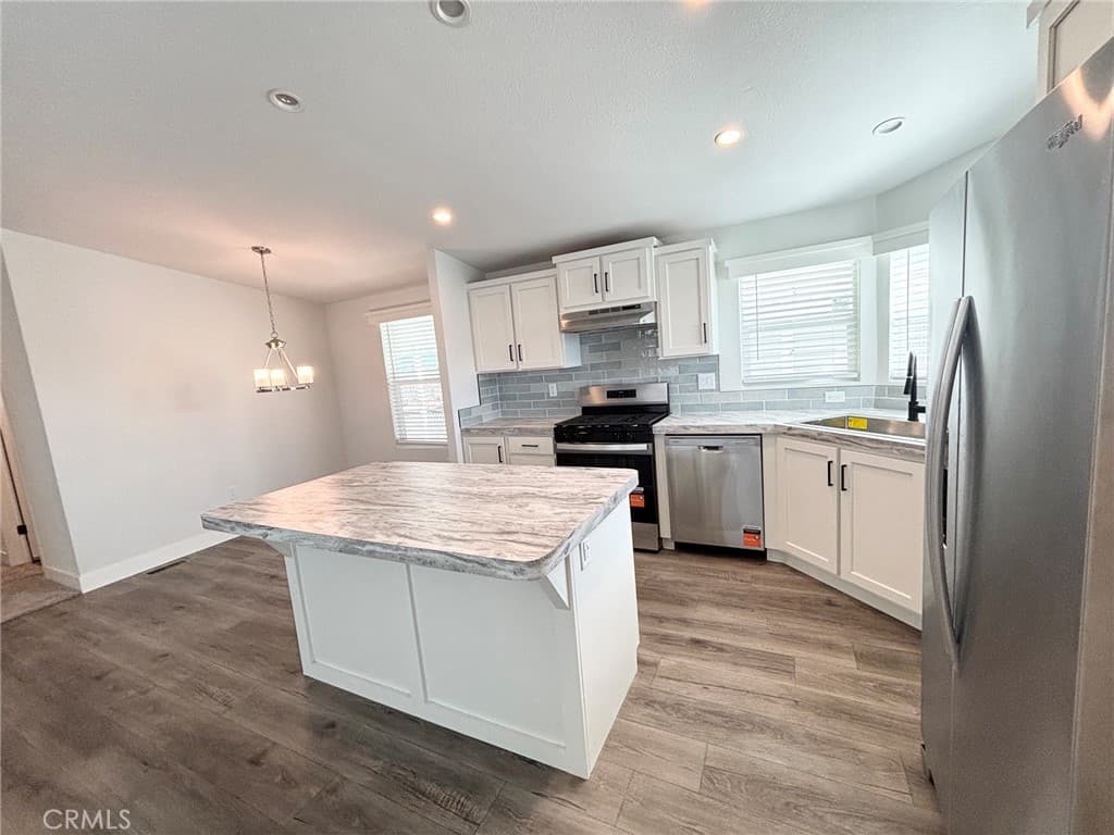 Home at 301 E Foothill Boulevard 130, Pomona — photo 5 of 12