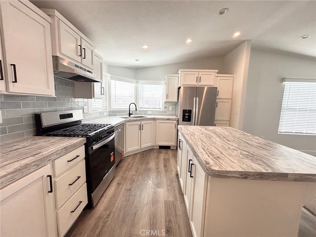 Home at 301 E Foothill Boulevard 130, Pomona — photo 7 of 12