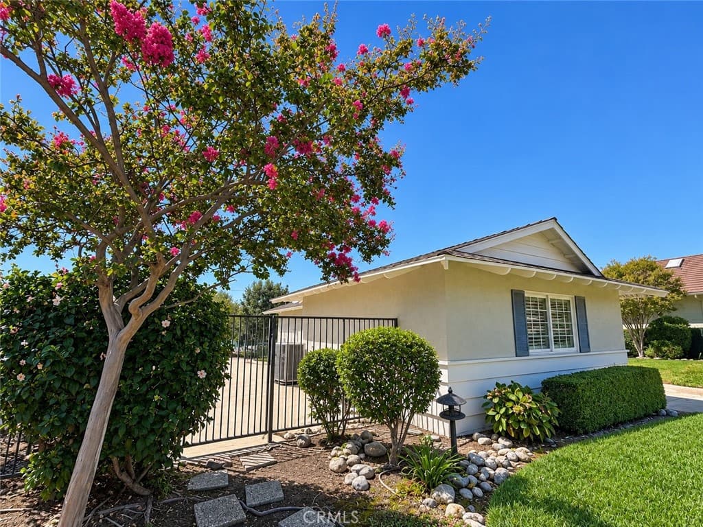 Home at 644 Crestglen Road, Glendora — photo 11 of 12