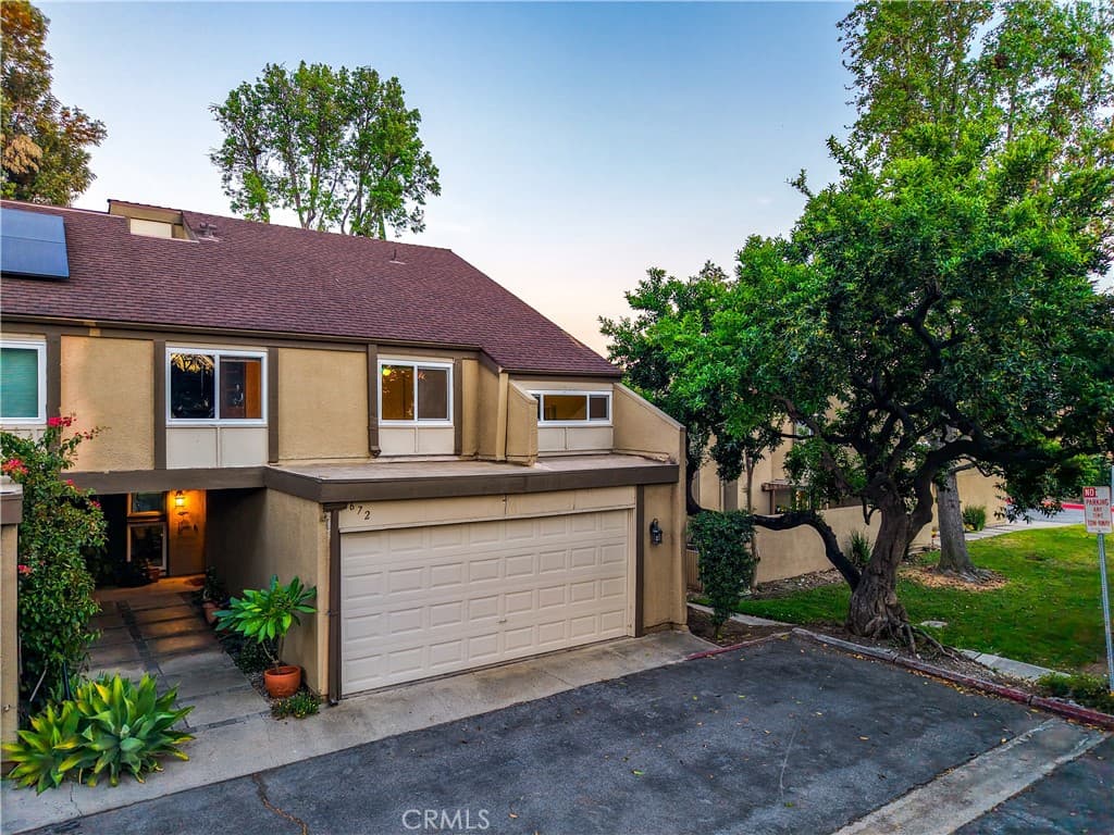 Townhouse at 672 Greendale Lane, Pomona — photo 2 of 12