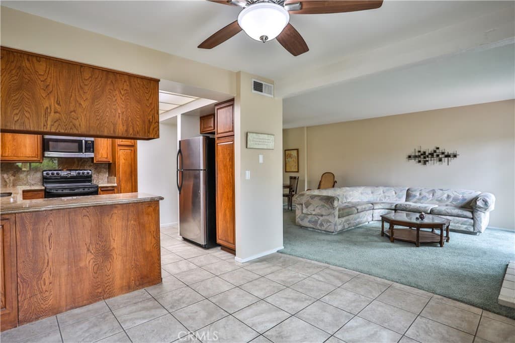 Townhouse at 672 Greendale Lane, Pomona — photo 12 of 12