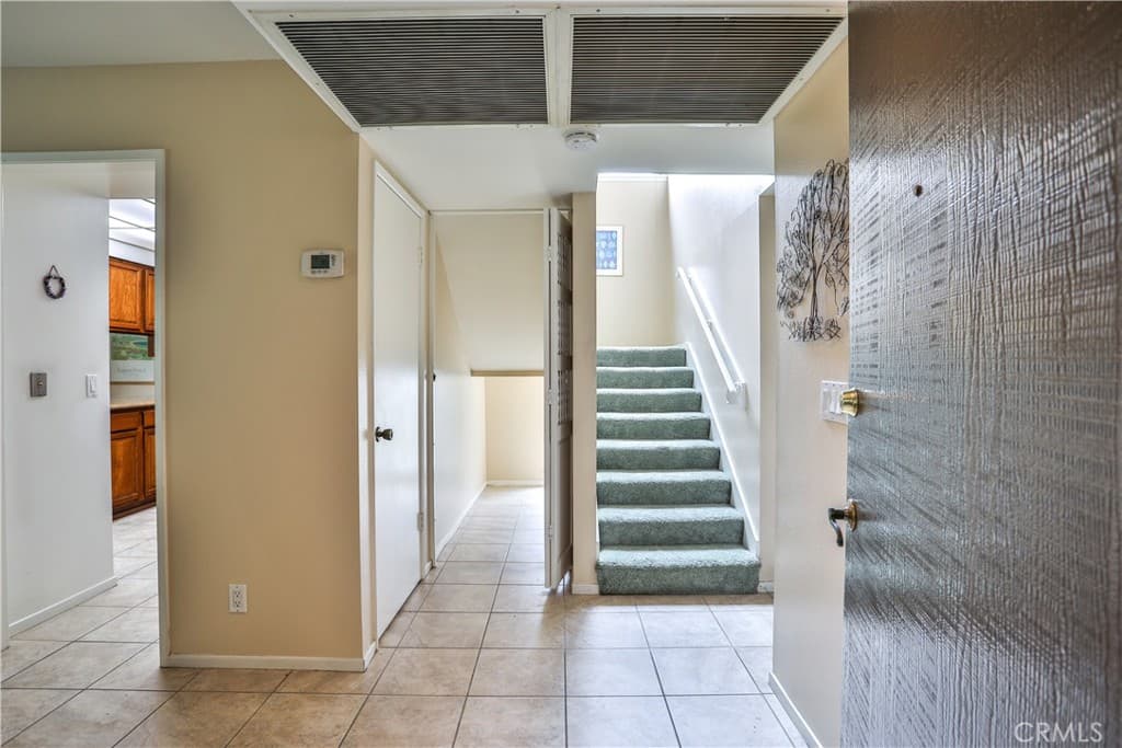 Townhouse at 672 Greendale Lane, Pomona — photo 4 of 12