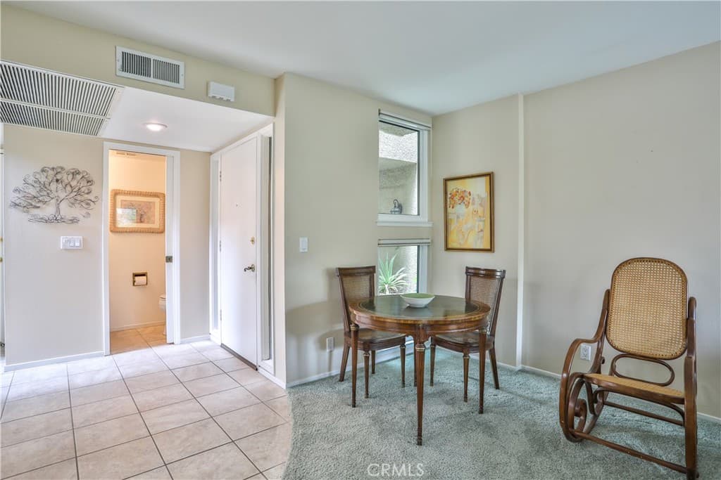 Townhouse at 672 Greendale Lane, Pomona — photo 6 of 12