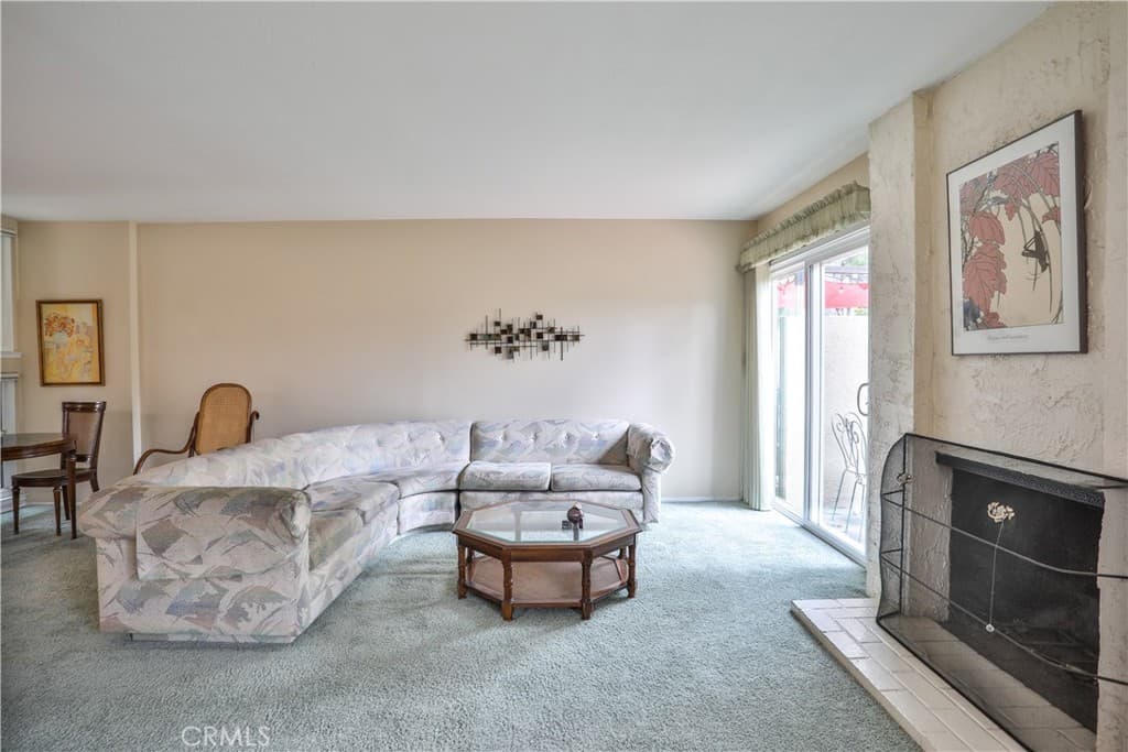 Townhouse at 672 Greendale Lane, Pomona — photo 8 of 12