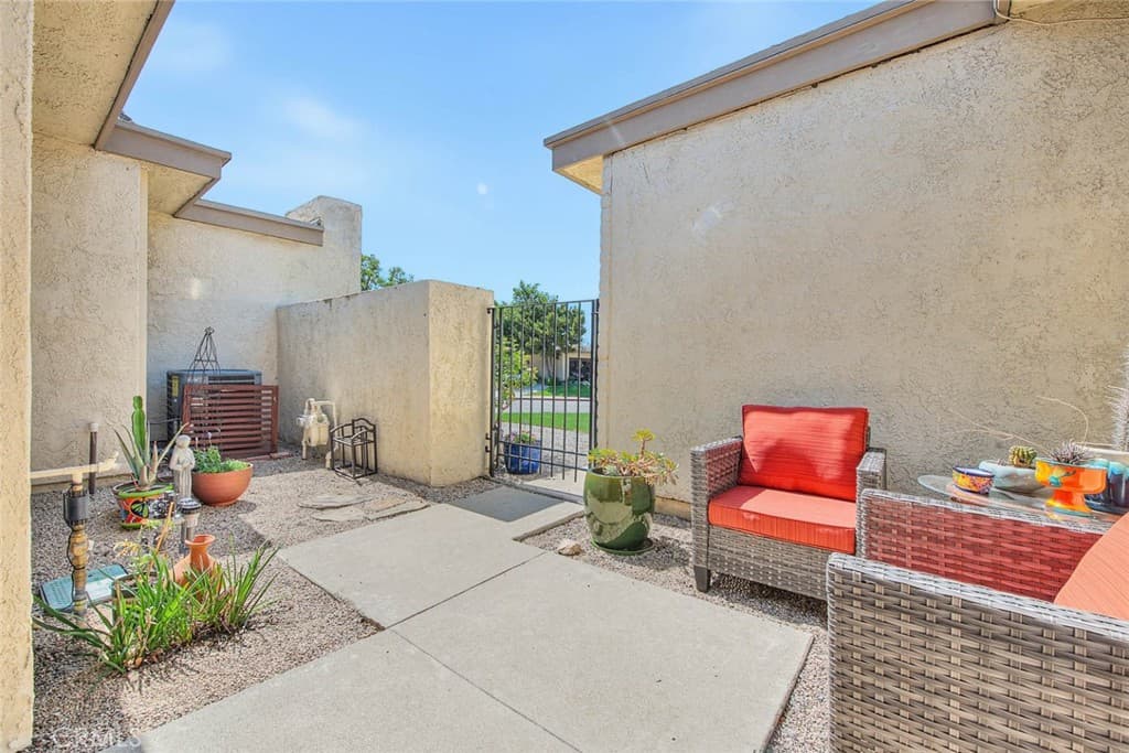 Home at 434 Champlain, Claremont — photo 3 of 12
