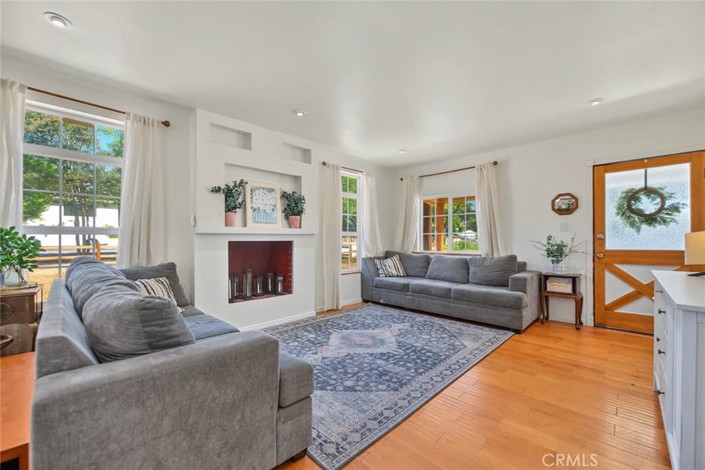 Home at 321 N Cataract, San Dimas — photo 5 of 12