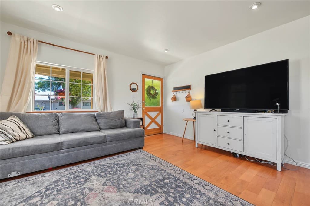 Home at 321 N Cataract, San Dimas — photo 8 of 12