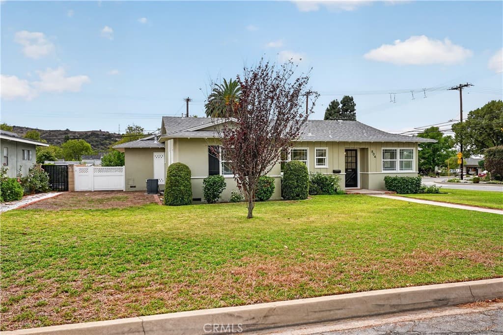 Home at 804 Myrtle Avenue, Glendora — photo 3 of 12