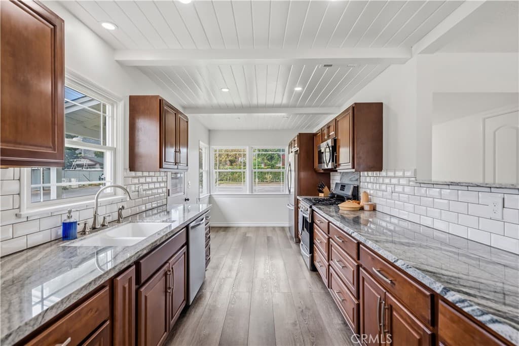 Home at 804 Myrtle Avenue, Glendora — photo 8 of 12
