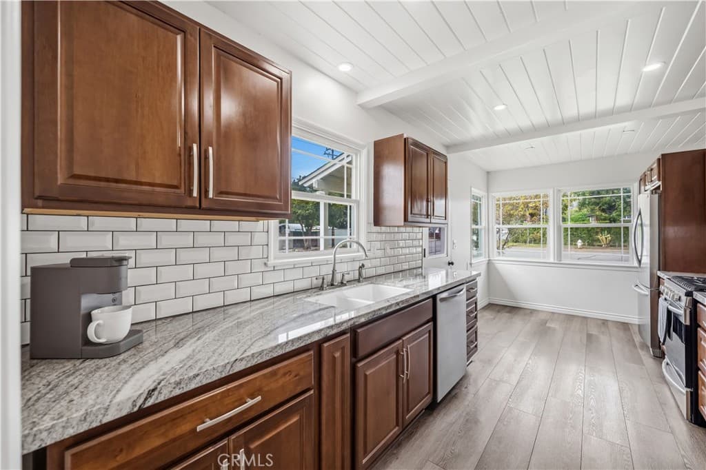Home at 804 Myrtle Avenue, Glendora — photo 9 of 12