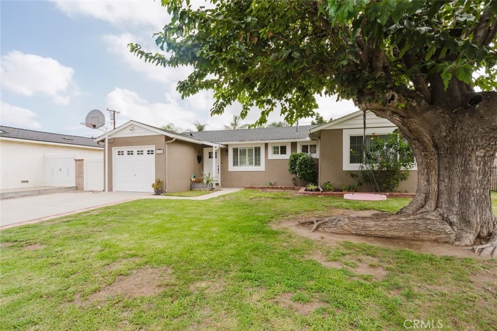 Home at 6124 N Fairvale Drive, Azusa — photo 2 of 12