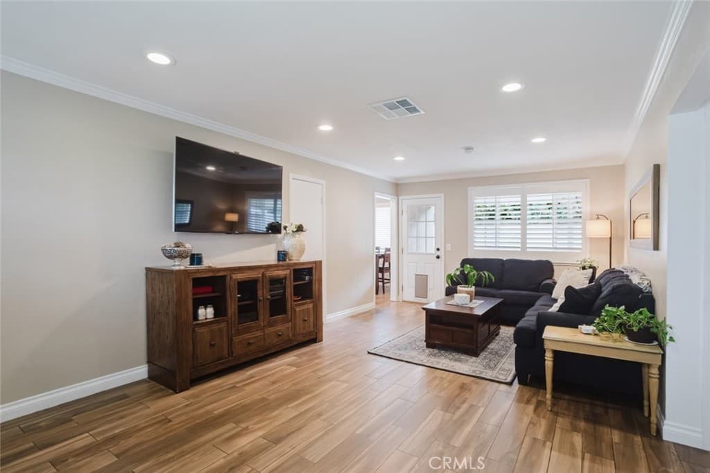 Home at 6124 N Fairvale Drive, Azusa — photo 11 of 12