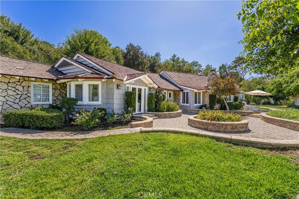 Home at 20620 E Covina Hills Road, Covina — photo 3 of 12
