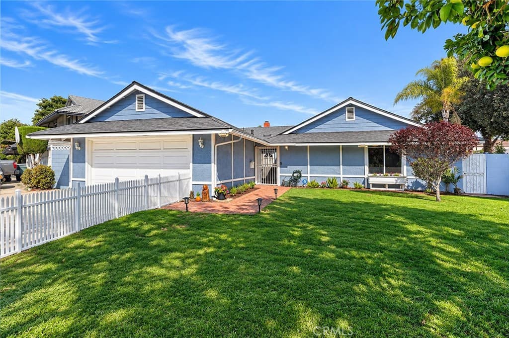 Home at 1630 E Edgecomb, Covina — photo 3 of 12