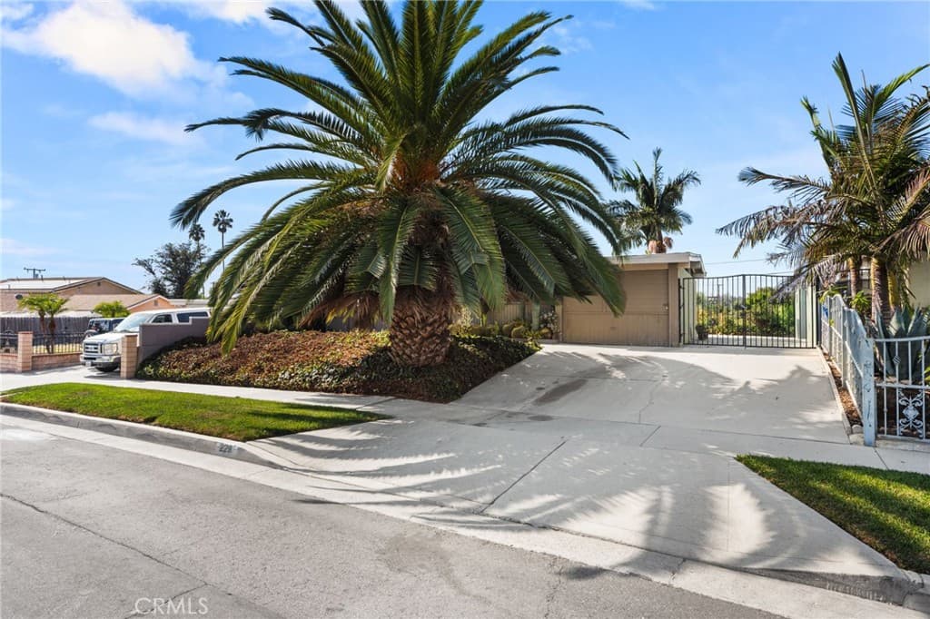 Home at 229 S Shipman, La Puente — photo 4 of 12