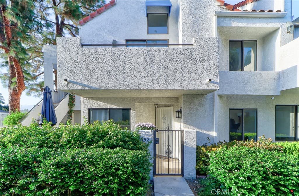 Townhouse at 652 Park Shadow Court 39, Baldwin Park — photo 1 of 12