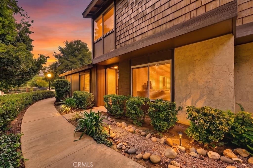 Townhouse at 1285 Tarryglen Ln, San Dimas — photo 1 of 12