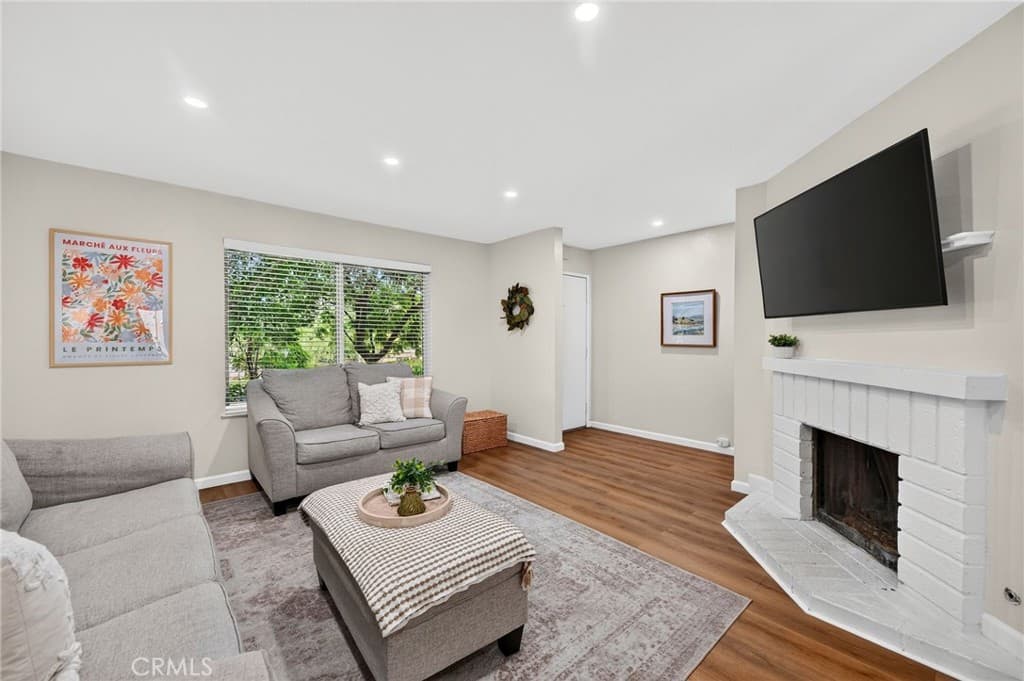 Townhouse at 1285 Tarryglen Ln, San Dimas — photo 4 of 12