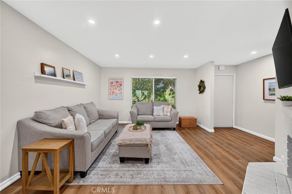 Townhouse at 1285 Tarryglen Ln, San Dimas — photo 5 of 12