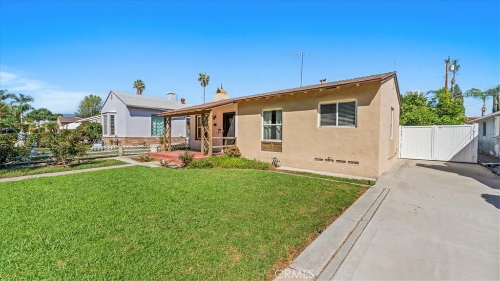 Home at 1502 N White Avenue, Pomona — photo 2 of 12
