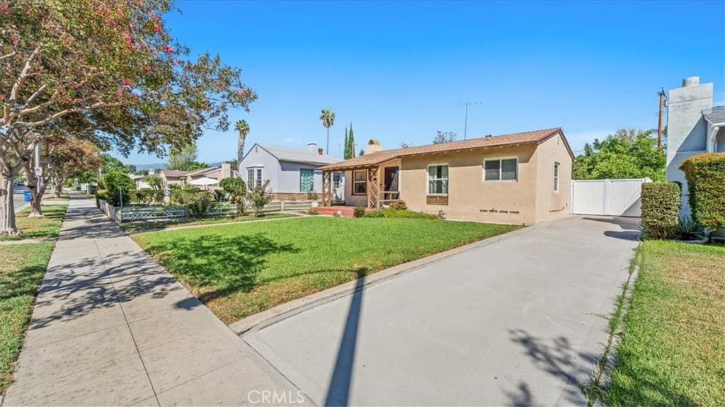 Home at 1502 N White Avenue, Pomona — photo 3 of 12