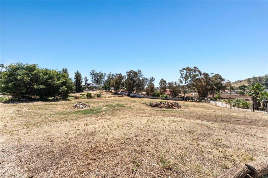 Home at 1390 Prospect, Pomona — photo 11 of 12