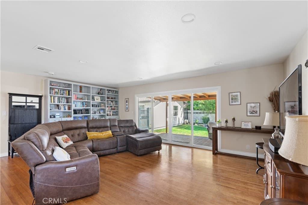 Home at 102 N San Jose Drive, Glendora — photo 5 of 12