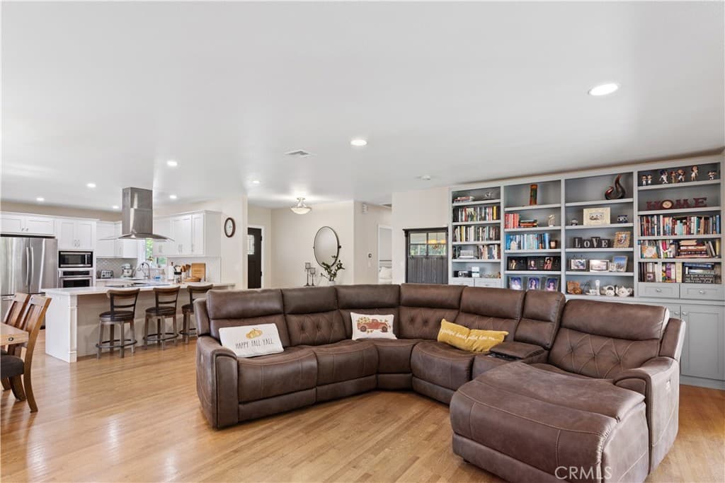 Home at 102 N San Jose Drive, Glendora — photo 6 of 12