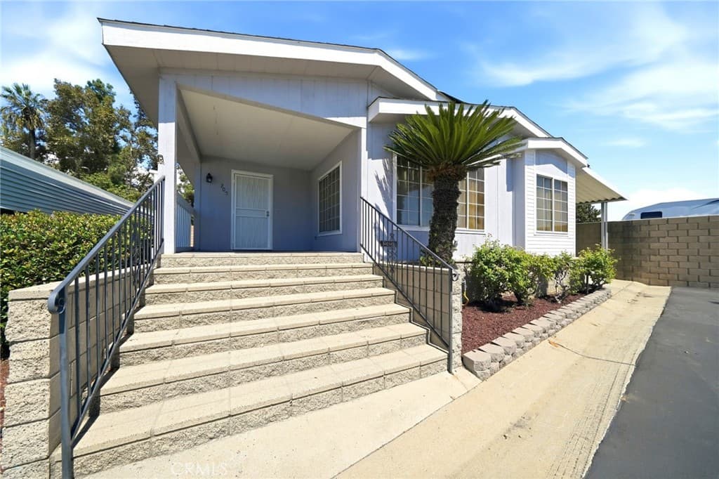 Home at 840 E Foothill 205, Azusa — photo 3 of 12