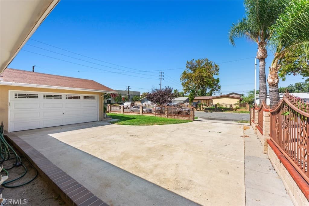 Home at 308 Clintwood, La Puente — photo 2 of 12