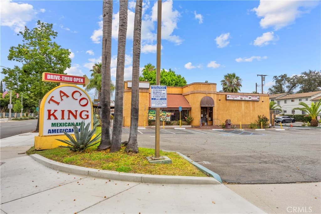 Commercial at 600 E Foothill Boulevard, Azusa — photo 2 of 12