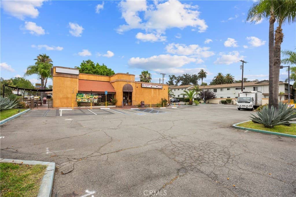 Commercial at 600 E Foothill Boulevard, Azusa — photo 3 of 12