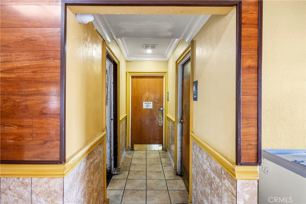 Commercial at 600 E Foothill Boulevard, Azusa — photo 8 of 12