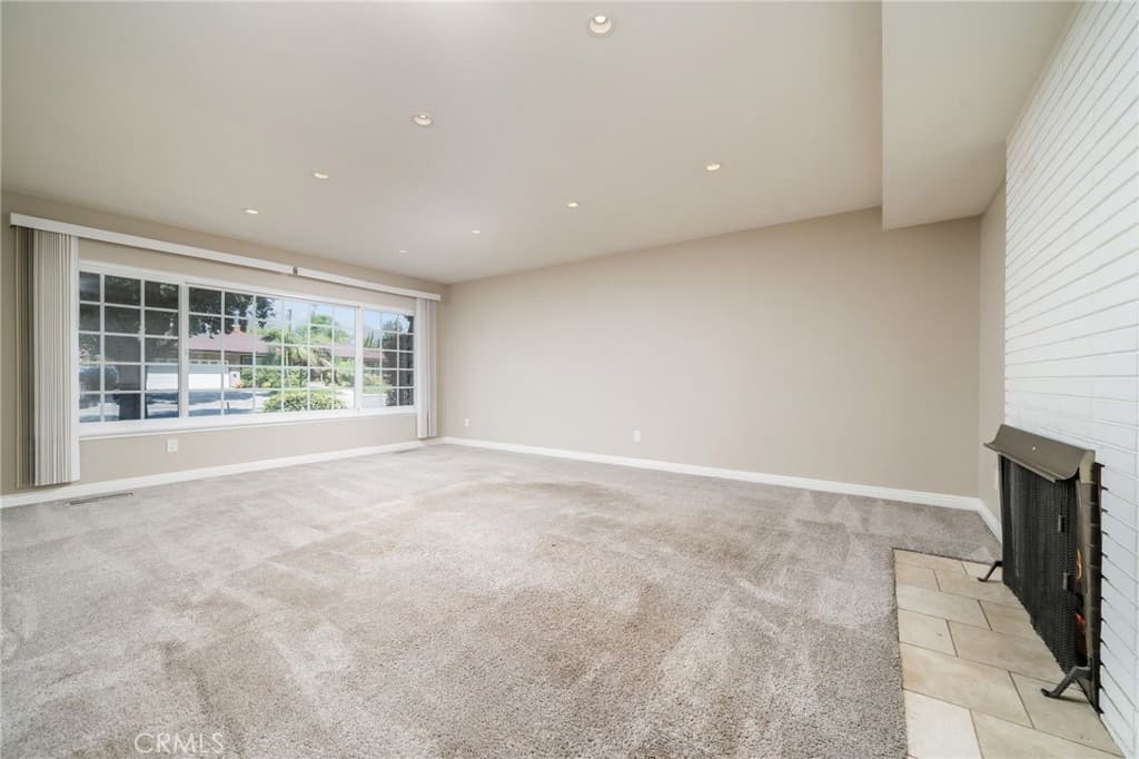Home at 952 Occidental Drive, Claremont — photo 5 of 12